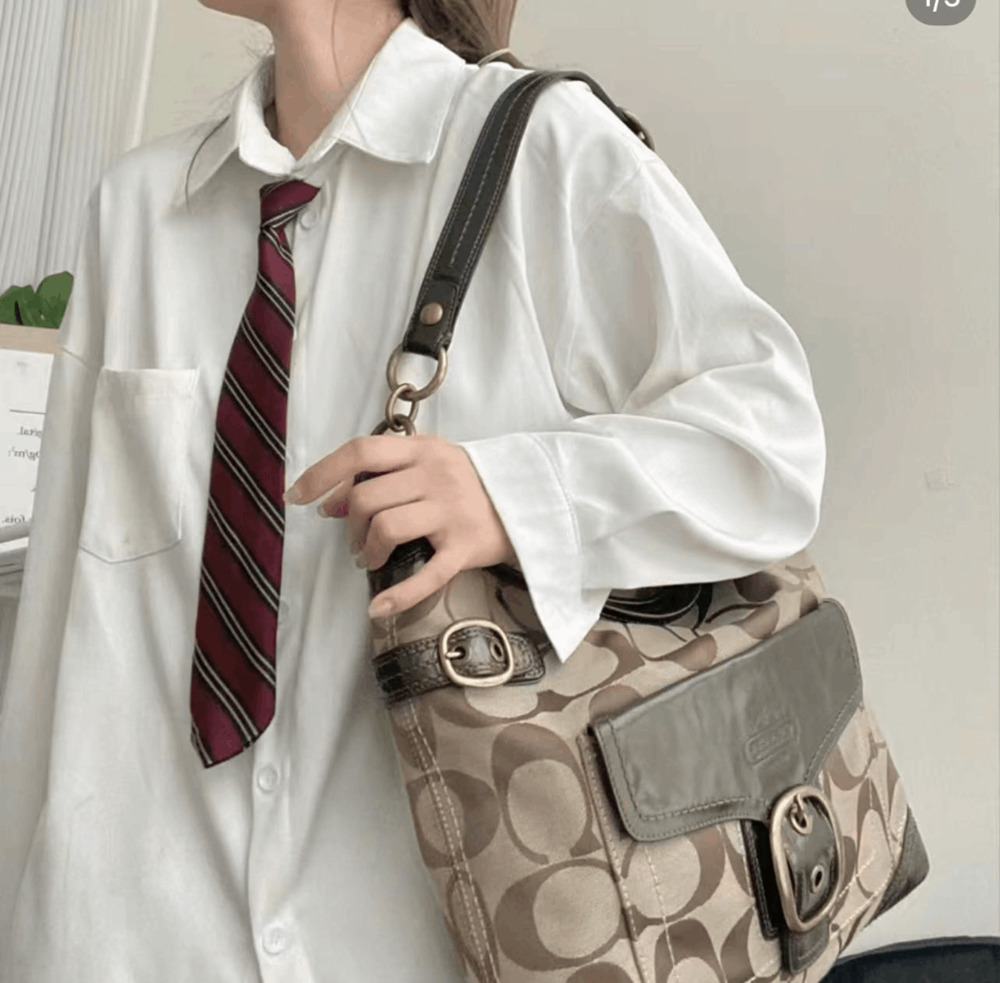 Coach Vintage Limited Edition Signature Buckle Shoulder Bag 12391